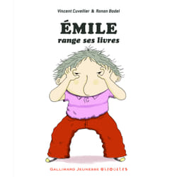 Emile range ses livres