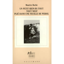 Un petit rien-du-tout tout neuf plié dans une feuille de persil