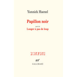 Papillon noir - longer à pas de loup