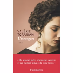 Flammarion L’Étrangère, Littérature, Français, Livre broché, 240 pages