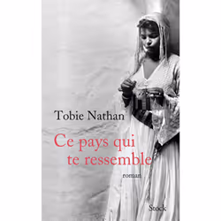 Stock LE PAYS QUI TE RESSEMBLE, Français, Livre broché