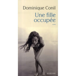 Une fille occupée